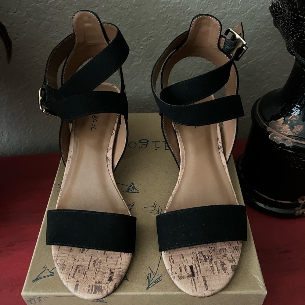 Selling 7.5 suede strappy sandals ! Wore once